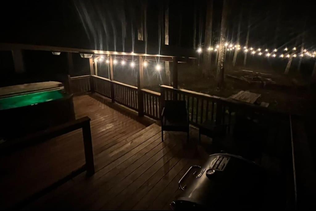 *Entire House • Sleeps 9 • Hot Tub • Pets Welcome* แมคเฮนรี ภายนอก รูปภาพ